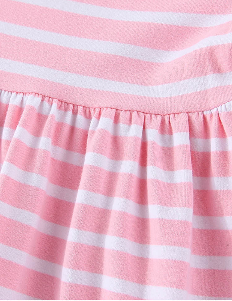 Abito con applicazione coniglietto di fiori